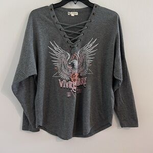 About A Girl Size M Charcoal Lace-Up Graphic Top Women's Long Sleeve Vivre Libre